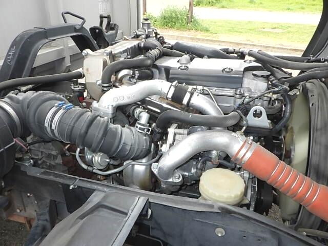 いすゞフォワードアルミウイング中型（4t）[写真28]