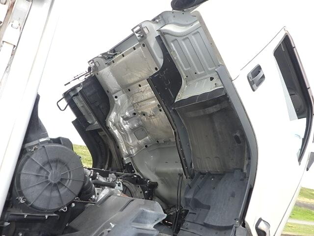 いすゞフォワードアルミウイング中型（4t）[写真31]