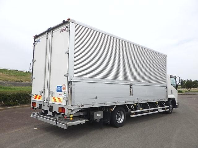 いすゞフォワードアルミウイング中型（4t）[写真04]