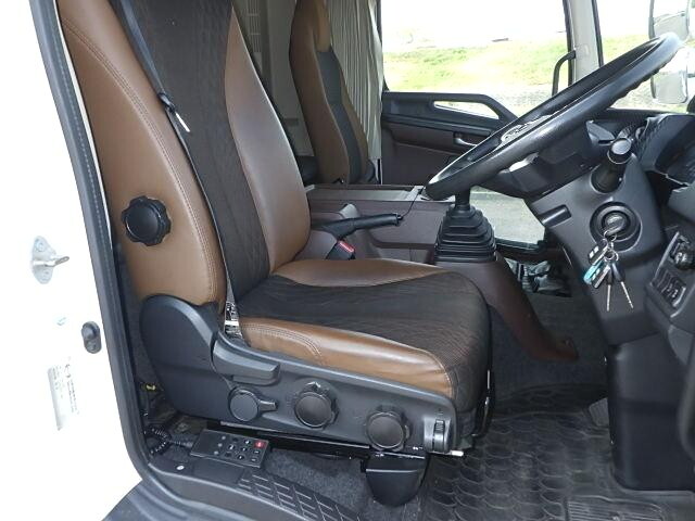 日野レンジャーアルミウイング中型（4t）[写真27]