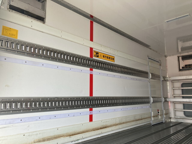 日野デュトロ冷凍車（冷蔵車）小型（2t・3t）[写真12]