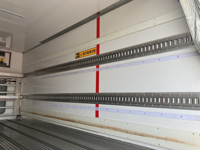 日野デュトロ冷凍車（冷蔵車）小型（2t・3t）[写真13]