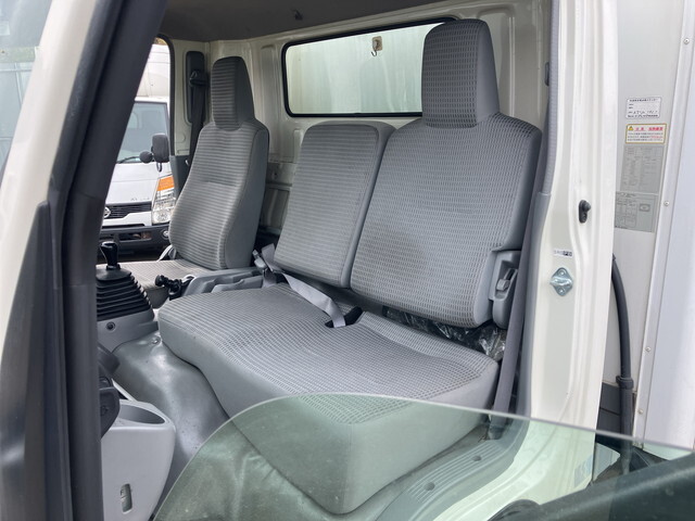 日野デュトロ冷凍車（冷蔵車）小型（2t・3t）[写真32]