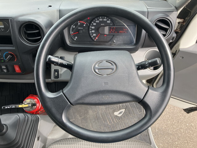 日野デュトロ冷凍車（冷蔵車）小型（2t・3t）[写真35]