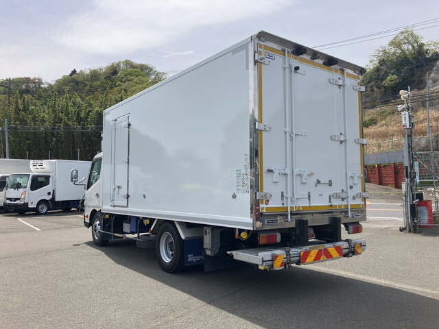 日野デュトロ冷凍車（冷蔵車）小型（2t・3t）[写真04]