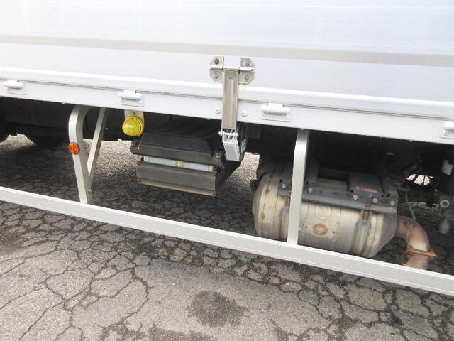 三菱ふそうファイターアルミウイング中型（4t）[写真11]