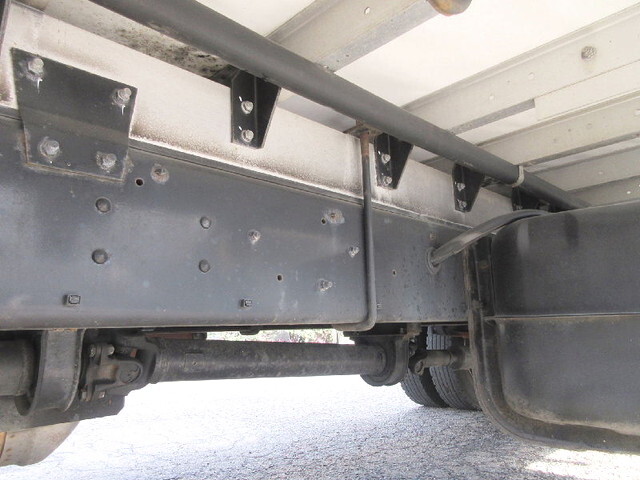 三菱ふそうファイターアルミウイング中型（4t）[写真13]