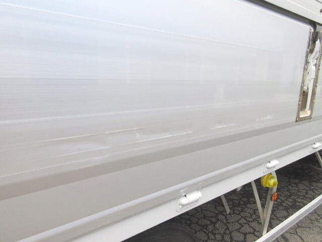 三菱ふそうファイターアルミウイング中型（4t）[写真16]
