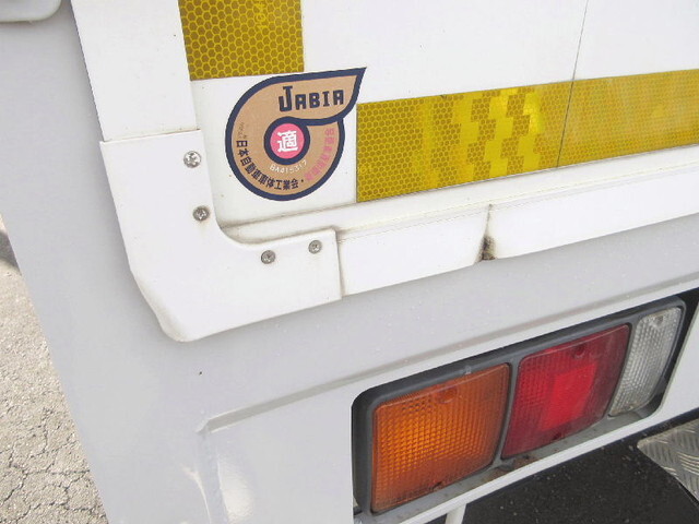 三菱ふそうファイターアルミウイング中型（4t）[写真18]