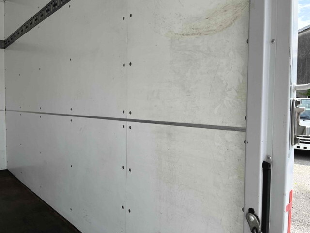 いすゞエルフパネルバン小型（2t・3t）[写真10]