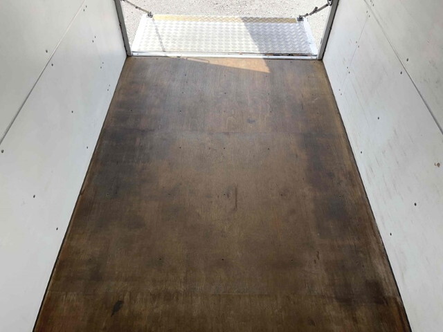 いすゞエルフパネルバン小型（2t・3t）[写真13]