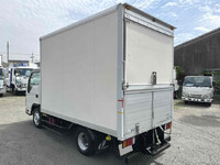 いすゞエルフパネルバン小型（2t・3t）[写真02]