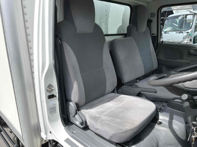 いすゞエルフパネルバン小型（2t・3t）[写真30]