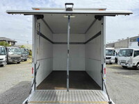 いすゞエルフパネルバン小型（2t・3t）[写真08]