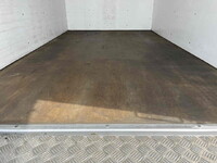 いすゞエルフパネルバン小型（2t・3t）[写真09]