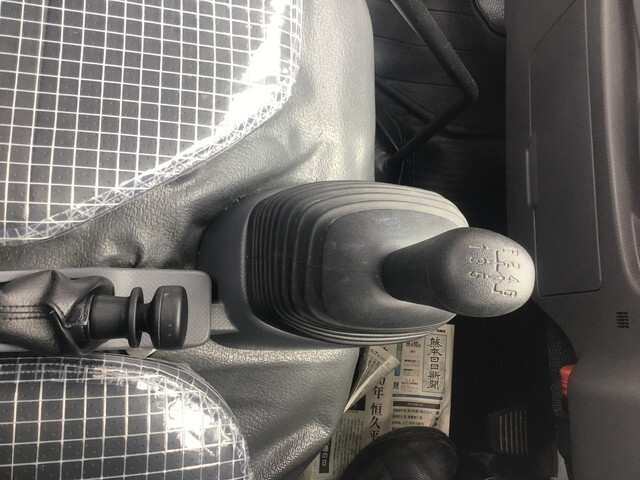 いすゞエルフミキサー車（コンクリートミキサー）小型（2t・3t）[写真26]