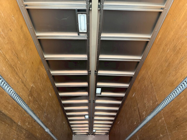 日野プロフィアアルミウイング大型（10t）[写真13]