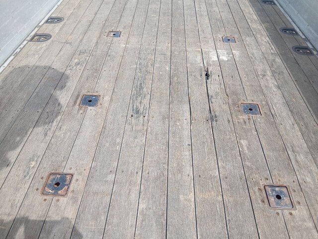 いすゞフォワードクレーン4段増トン（6t・8t）[写真22]