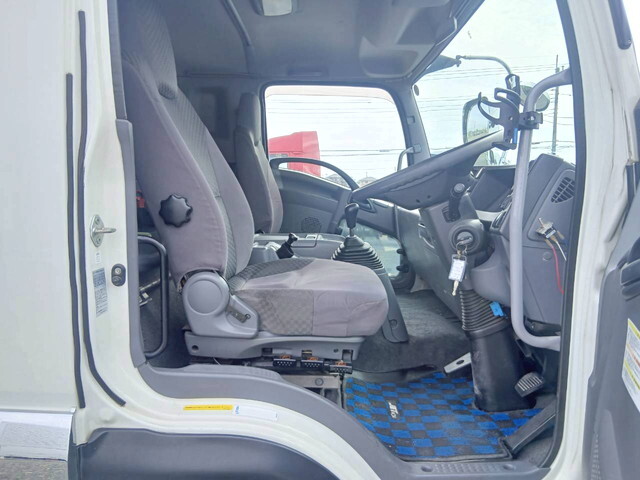 いすゞフォワードクレーン4段増トン（6t・8t）[写真38]