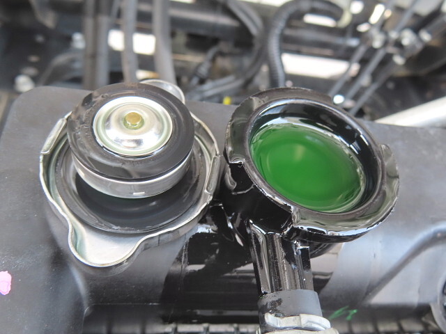 いすゞフォワード冷凍車（冷蔵車）中型（4t）[写真20]