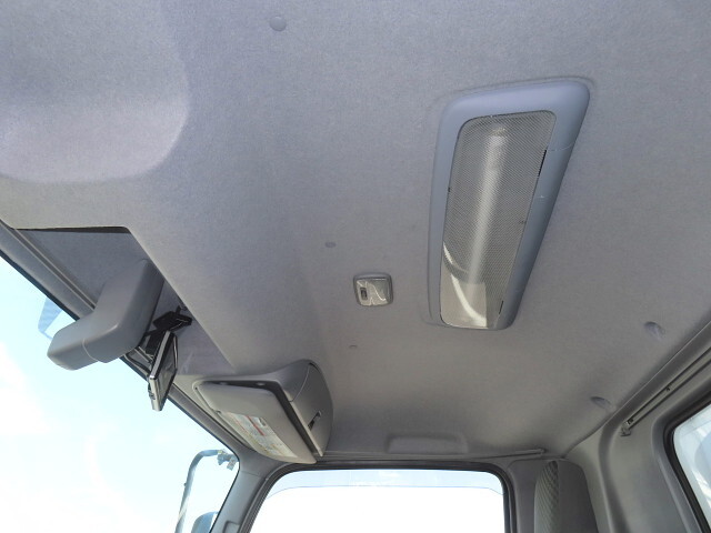 いすゞフォワード冷凍車（冷蔵車）中型（4t）[写真24]