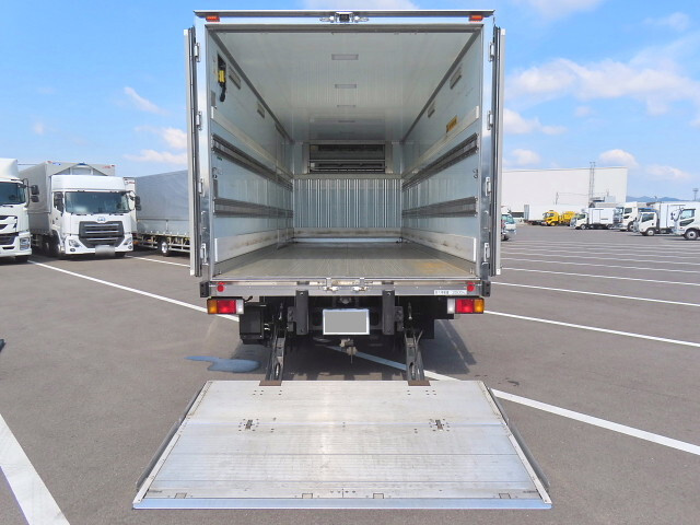 いすゞフォワード冷凍車（冷蔵車）中型（4t）[写真07]