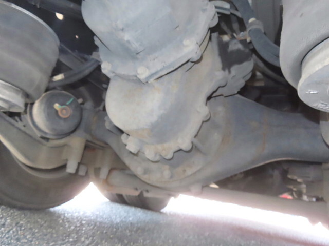 いすゞギガ冷蔵冷凍ウイング大型（10t）[写真11]