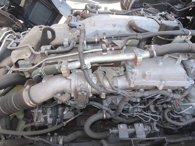 いすゞギガ冷蔵冷凍ウイング大型（10t）[写真18]