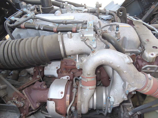 いすゞギガ冷蔵冷凍ウイング大型（10t）[写真19]