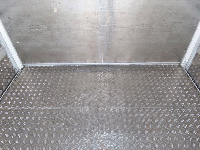 いすゞギガ冷蔵冷凍ウイング大型（10t）[写真26]