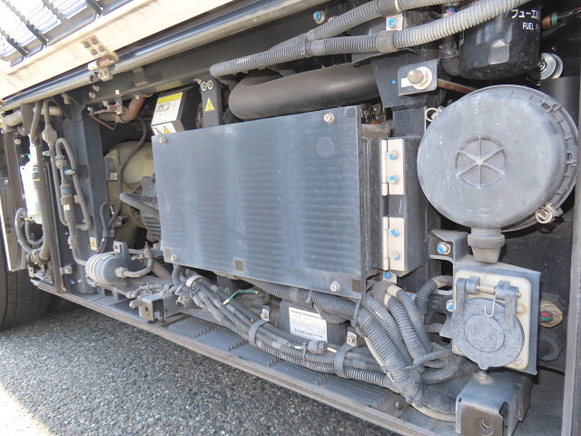 いすゞギガ冷蔵冷凍ウイング大型（10t）[写真32]