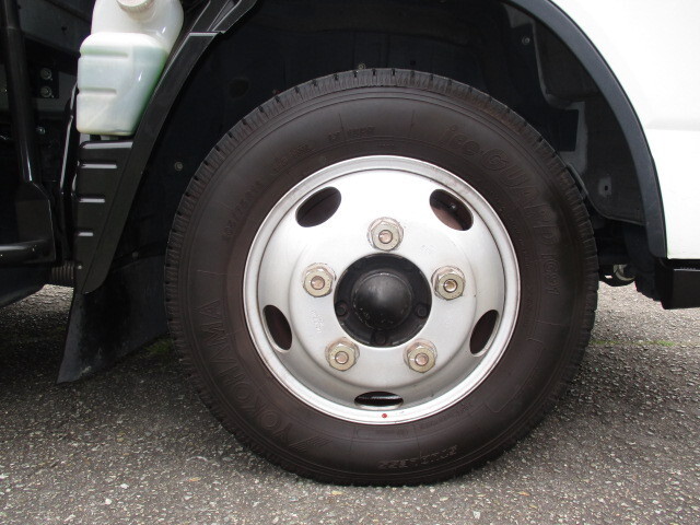 三菱ふそうキャンター冷凍車（冷蔵車）小型（2t・3t）[写真10]