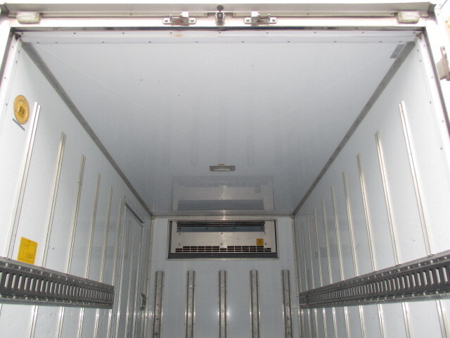 三菱ふそうキャンター冷凍車（冷蔵車）小型（2t・3t）[写真20]