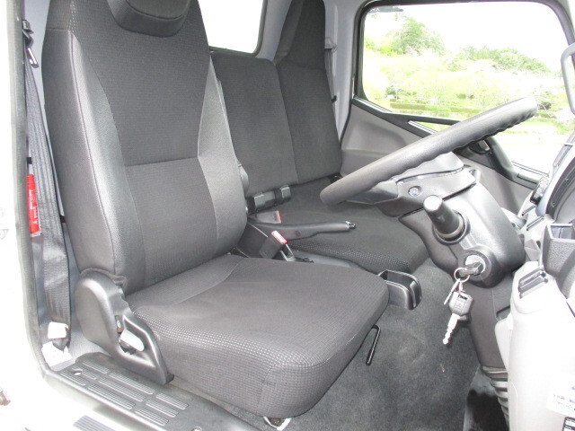 三菱ふそうキャンター冷凍車（冷蔵車）小型（2t・3t）[写真24]