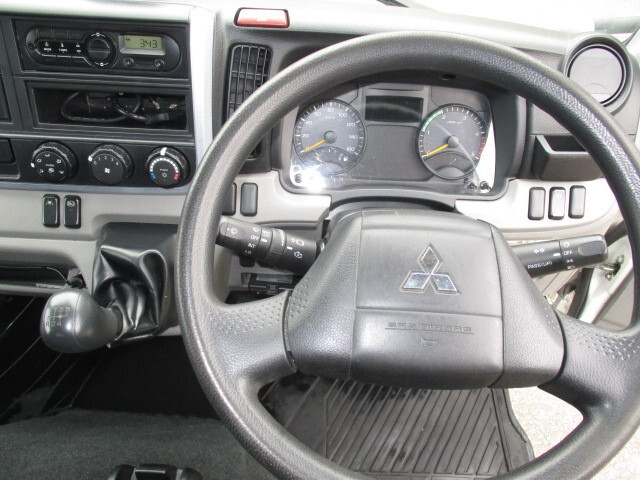 三菱ふそうキャンター冷凍車（冷蔵車）小型（2t・3t）[写真28]