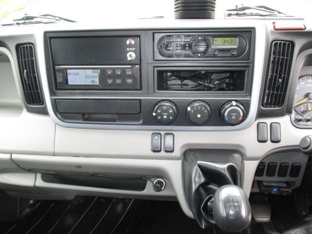 三菱ふそうキャンター冷凍車（冷蔵車）小型（2t・3t）[写真30]