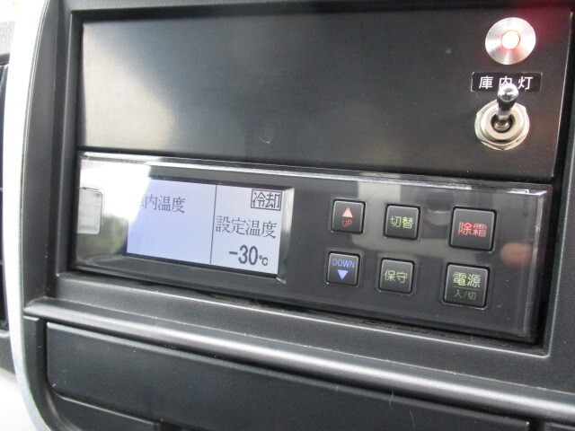 三菱ふそうキャンター冷凍車（冷蔵車）小型（2t・3t）[写真31]