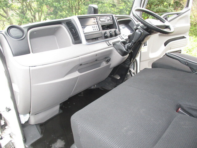 三菱ふそうキャンター冷凍車（冷蔵車）小型（2t・3t）[写真33]