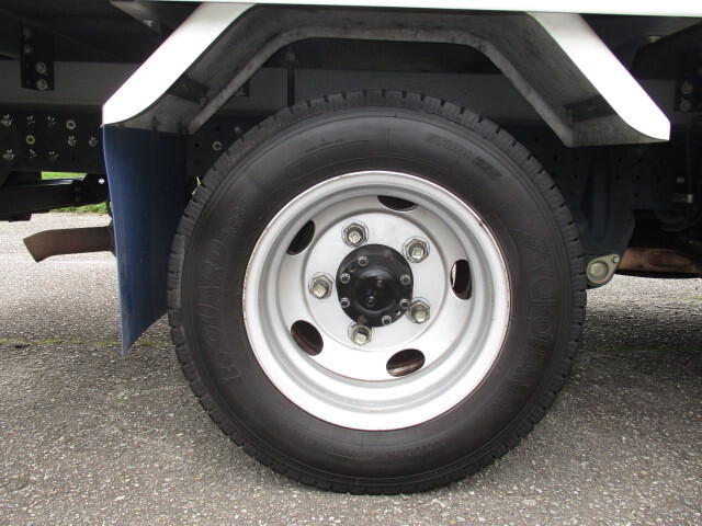 三菱ふそうキャンター冷凍車（冷蔵車）小型（2t・3t）[写真09]