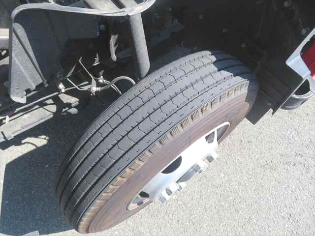 三菱ふそうキャンタークレーン4段小型（2t・3t）[写真15]