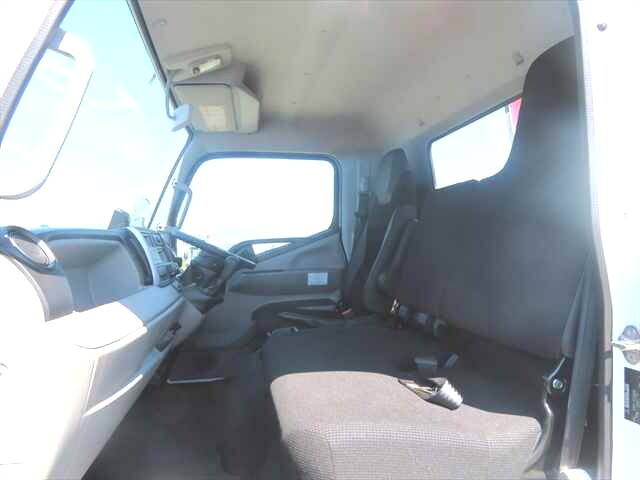 三菱ふそうキャンタークレーン4段小型（2t・3t）[写真31]