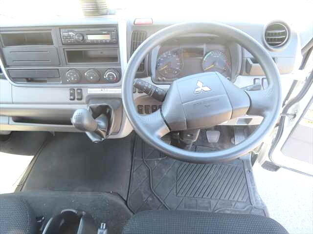 三菱ふそうキャンタークレーン4段小型（2t・3t）[写真34]