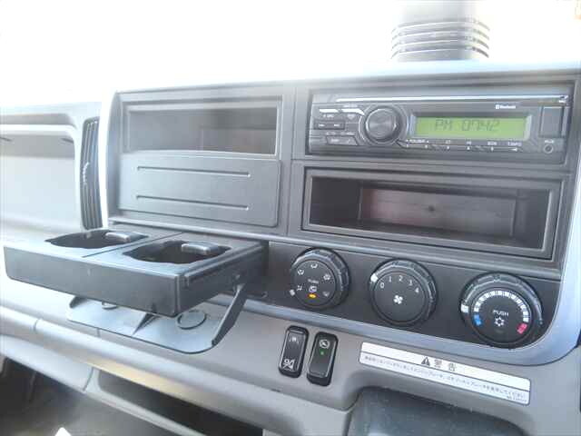 三菱ふそうキャンタークレーン4段小型（2t・3t）[写真37]