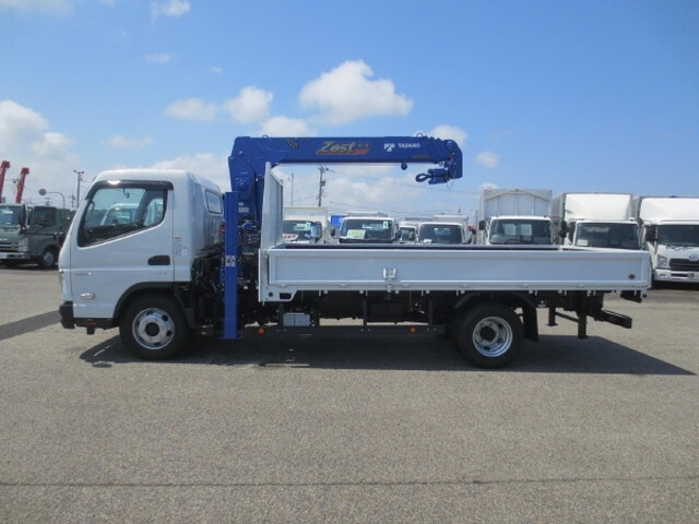 三菱ふそうキャンターセルフクレーン4段小型（2t・3t）[写真10]