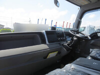 三菱ふそうキャンターセルフクレーン4段小型（2t・3t）[写真17]