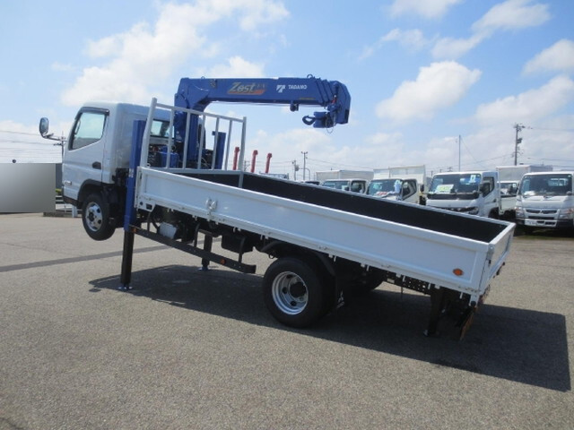 三菱ふそうキャンターセルフクレーン4段小型（2t・3t）[写真02]