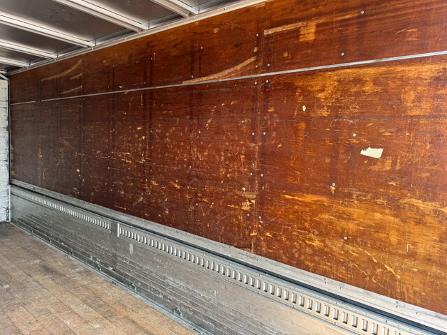 三菱ふそうファイターアルミウイング中型（4t）[写真14]