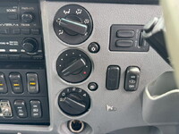 三菱ふそうファイターアルミウイング中型（4t）[写真38]