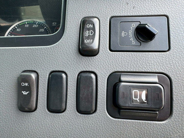 三菱ふそうファイターアルミウイング中型（4t）[写真38]