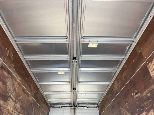 三菱ふそうファイターアルミウイング中型（4t）[写真10]